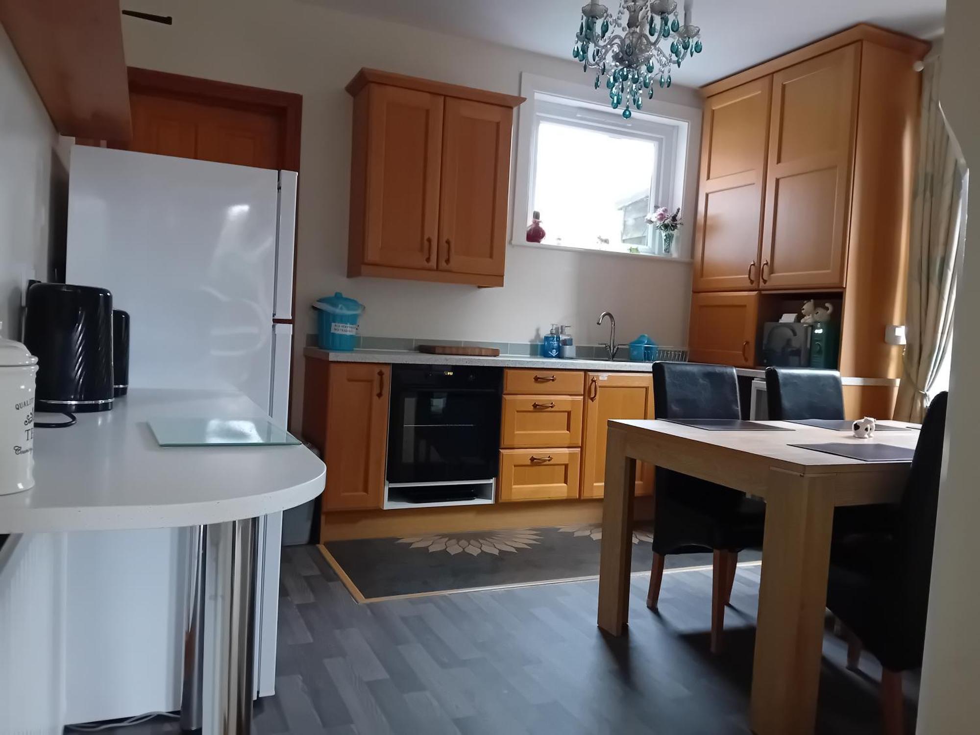 Home From Home Guesthouse 레이스톤 외부 사진
