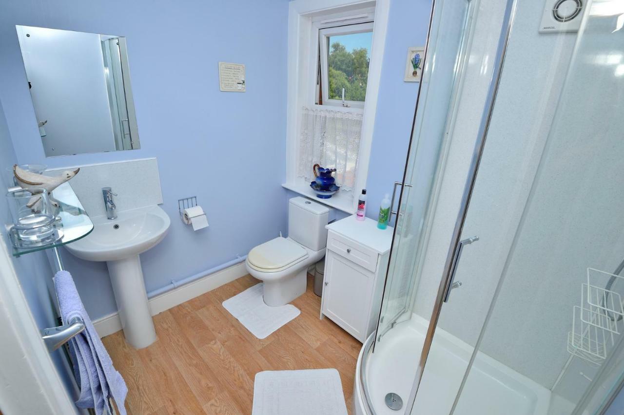 Home From Home Guesthouse 레이스톤 외부 사진